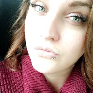 Meet your Posher, Seianna